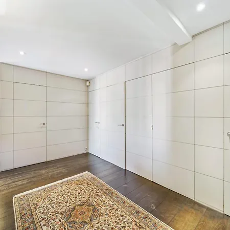 Ref 1319 - Center - For Rent *